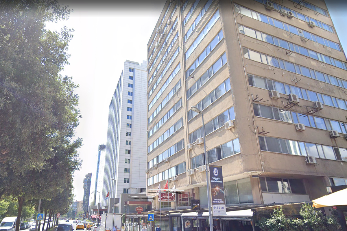 Dedeman İş Merkezi Yıldız Posta Caddesi kapalı otoparklı ofisler