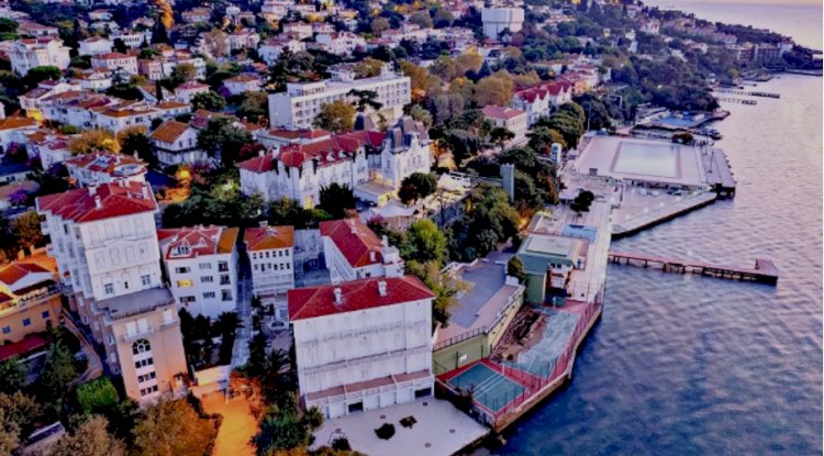 Büyükada’nın en kıymetli dükkanlarından birisinin kiralamasını gerçekleştirdik