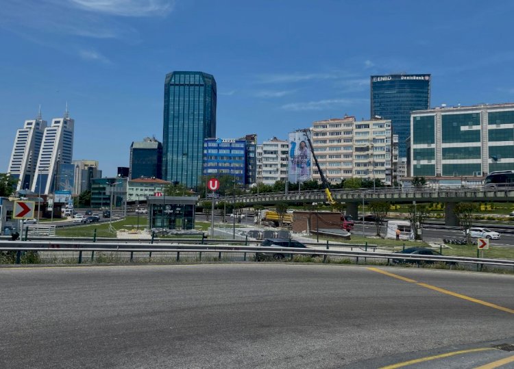 Is Gayrettepe Yıldız Posta Cd Region the Target Location for Upper Segment Offices?