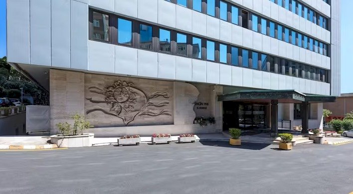 Should You Buy an Office or a Shop for Investment?