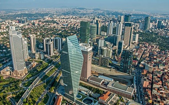 2024 yılında Beşiktaş bölgesinde ticari gayrimenkul pazarı nasıl geçti.